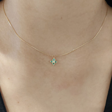 Collier or 18 carats trèfle émeraudes diamant