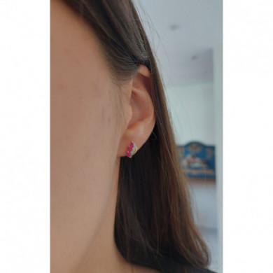 Boucles d'oreilles or 18 carats clous non pendant bicolore rubis