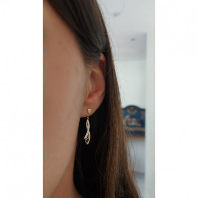 Boucles d'oreilles or 18 carats pendantes saphirs