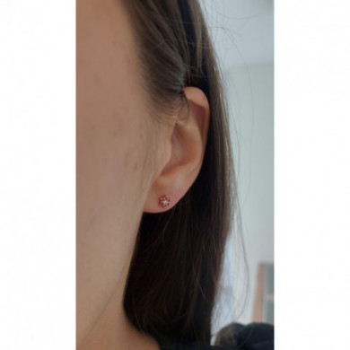 Boucles d'oreilles or 18 carats clous ou puces fleur rubis diamant